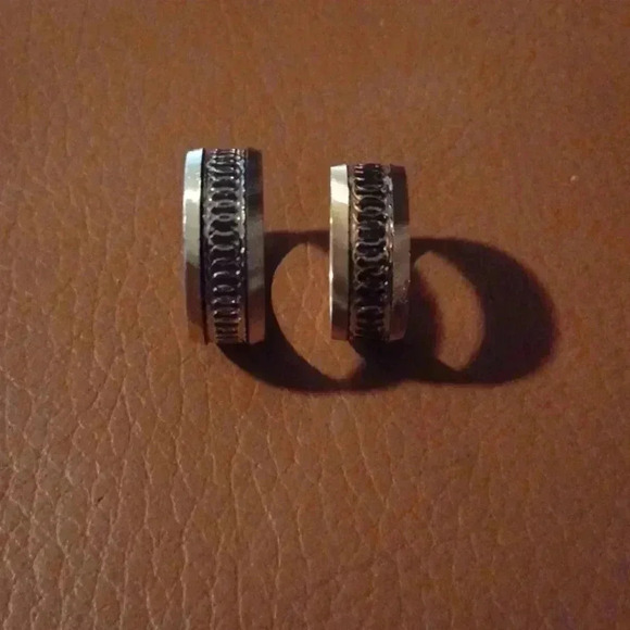 💙🌹New yellow tone wedding band - Picture 8 of 8